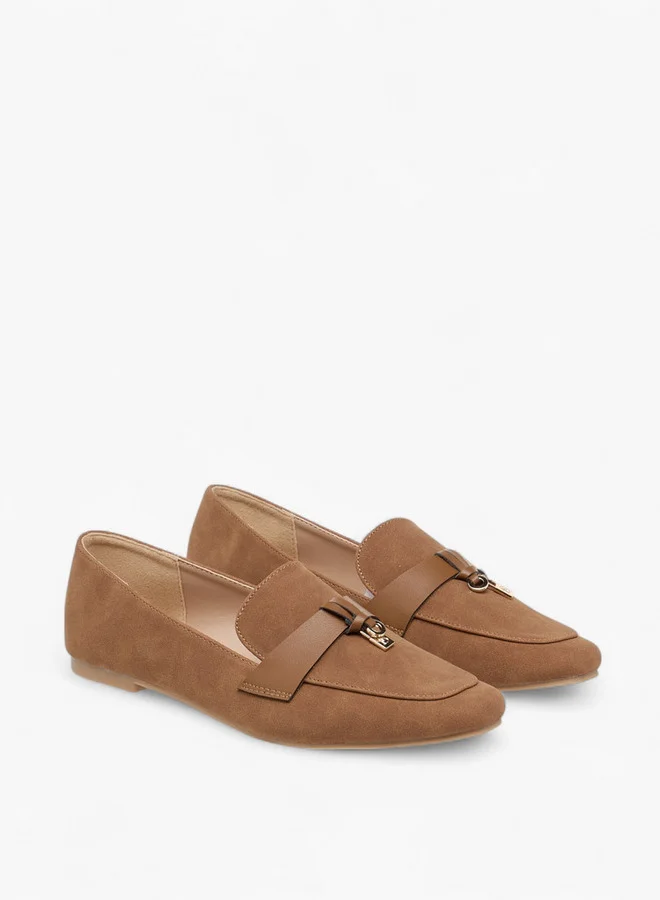 فلورا بيلا من شو إكسبرس Metal Accent Slip-On Loafers