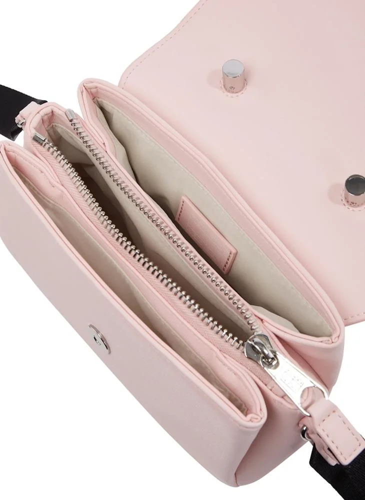TOMMY JEANS AMERICAN COOL FLAP CROSSBODY BAG