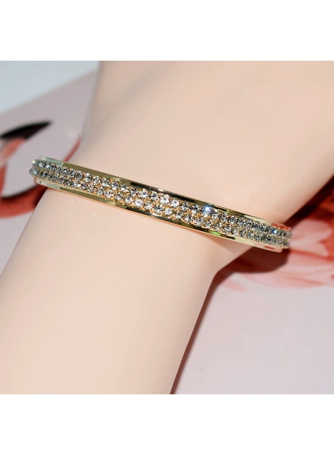 Goolsky سوار مفتوح بتصميم أنيق بلون ذهبي - مزين بحجر الراين المتلألئ، مادة سبيكة - إكسسوار مثالي للنساء للاستخدام اليومي أو كهدية - Image 2