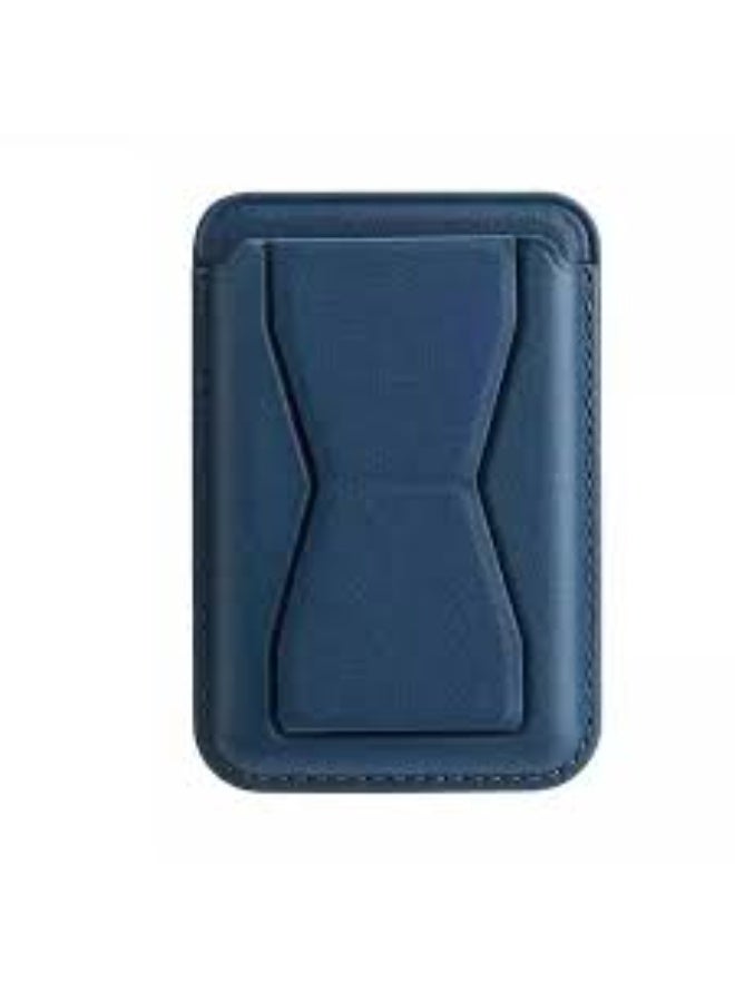 حامل بطاقات MagSafe الجلدي مع مشبك تثبيت لأجهزة iPhone - محفظة مغناطيسية 3 في 1 مع مسند من الجلد الصناعي، ومقبض، وجيب للبطاقات | ملحق مغناطيسي فائق النحافة لأجهزة iPhone المزودة بتقنية MagSafe | حامل عرض بدون استخدام اليدين لمكالمات الفيديو والبث المباشر والاستخدام اليومي - Image 1