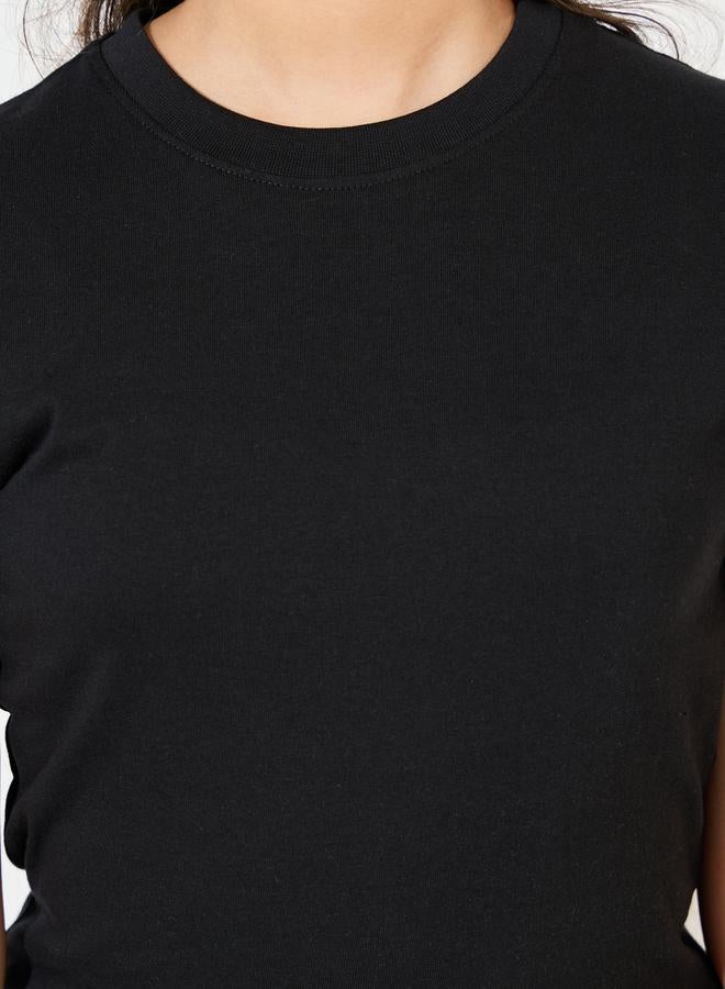 ستايلي تيشيرت سادة بياقة دائرية وأكمام قصيرة - Image 3