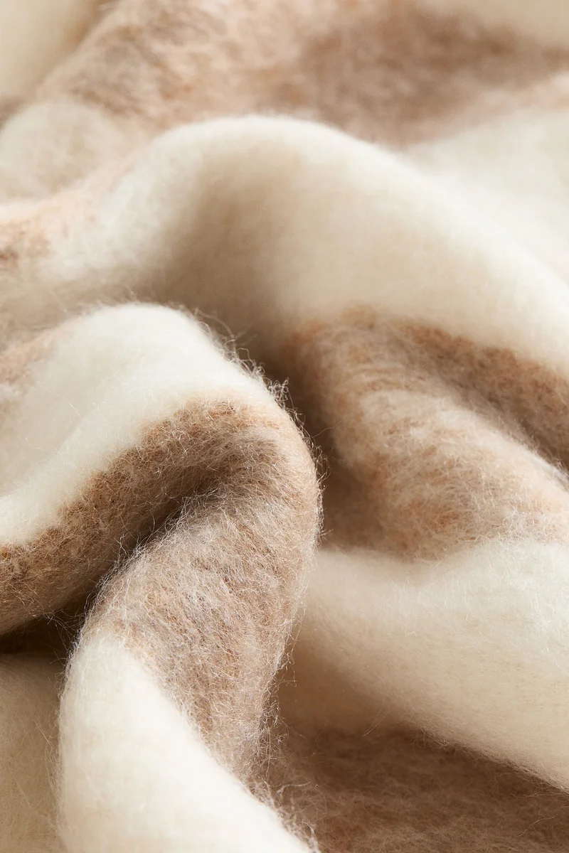 H&M Patterned wool-blend blanket