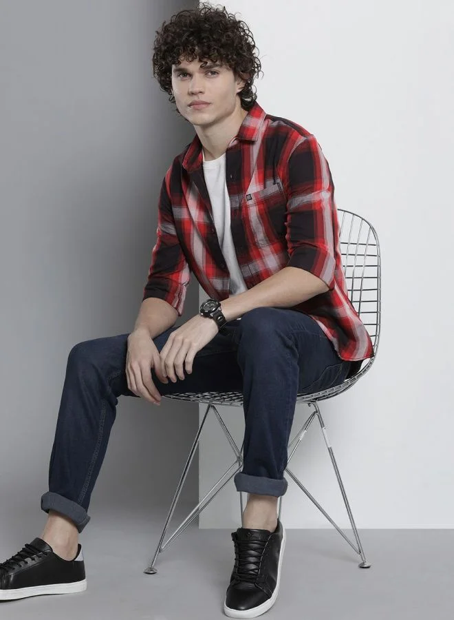 The Indian Garage Co Men Slim Fit Checkered Full Sleeves Spread Collar Casual Shirt