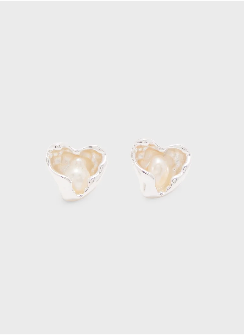 جينجر Pearl Detail Heart Stud Earrings