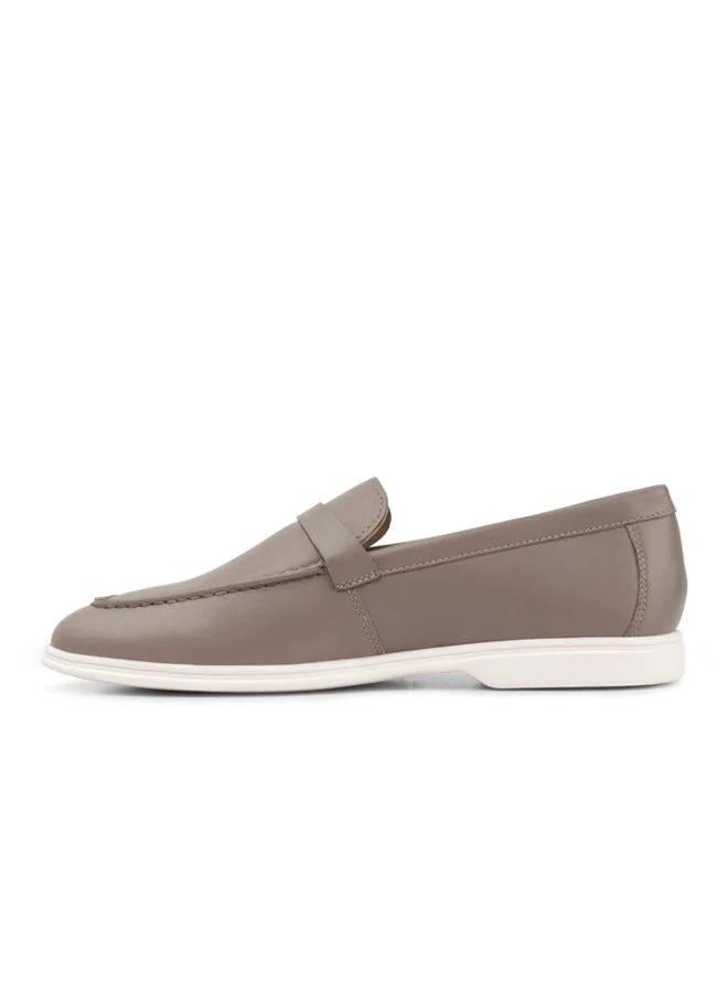 لانجوتش Women's Caddy Loafer