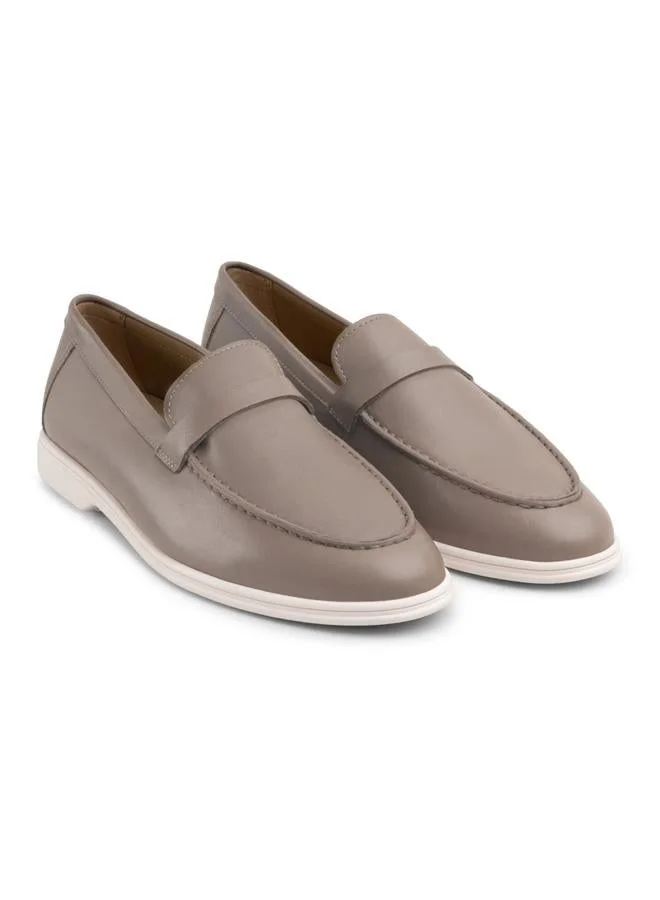 لانجوتش Women's Caddy Loafer