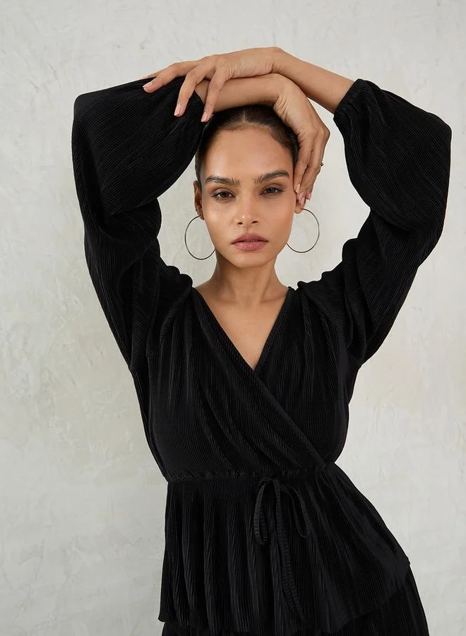 فيميلا بلوزة بيبلوم بحافة مجمعة وأكمام منفوخة