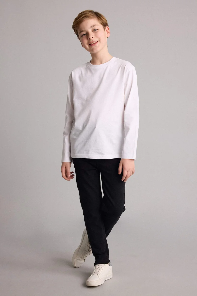 ديفاكتو Straight Fit Jeans