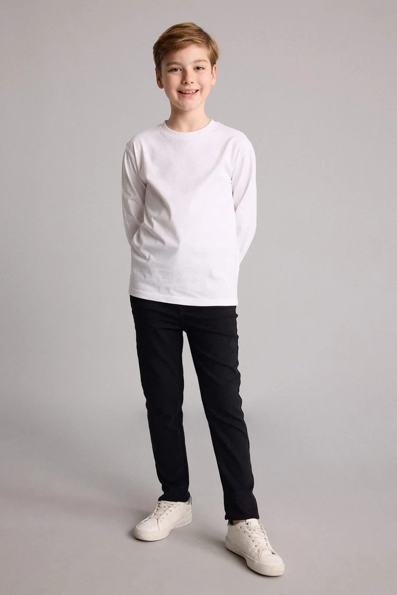 ديفاكتو Straight Fit Jeans