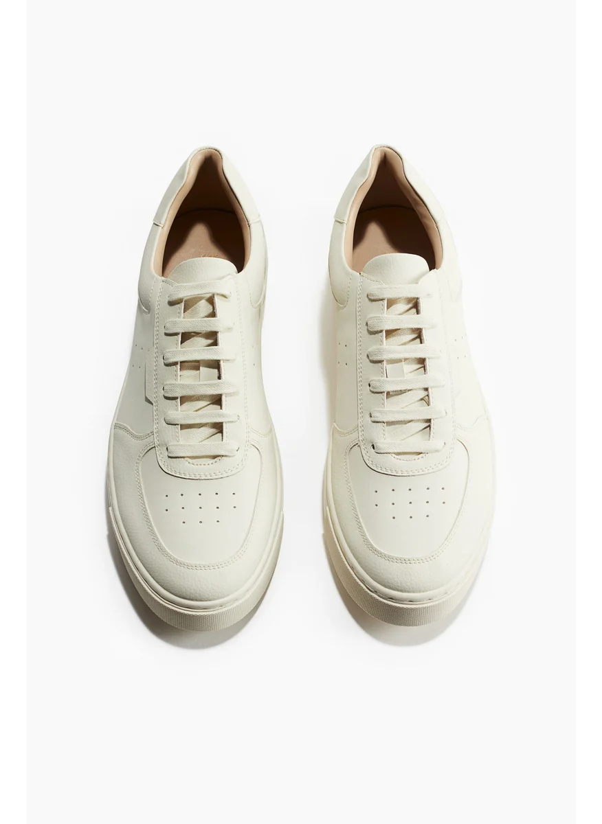 اتش اند ام Trainers