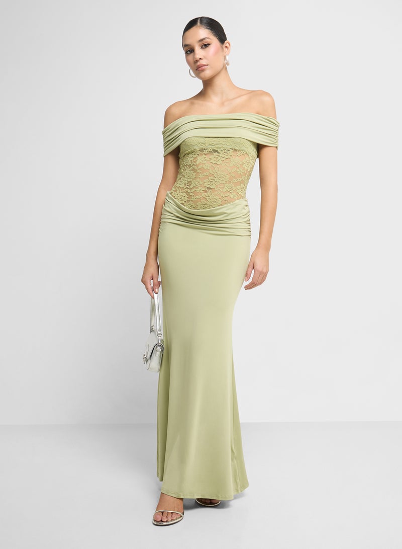 جينجر فستان سهرة مكشوف الأكتاف بدانتيل وقصة درابيه - Image 4