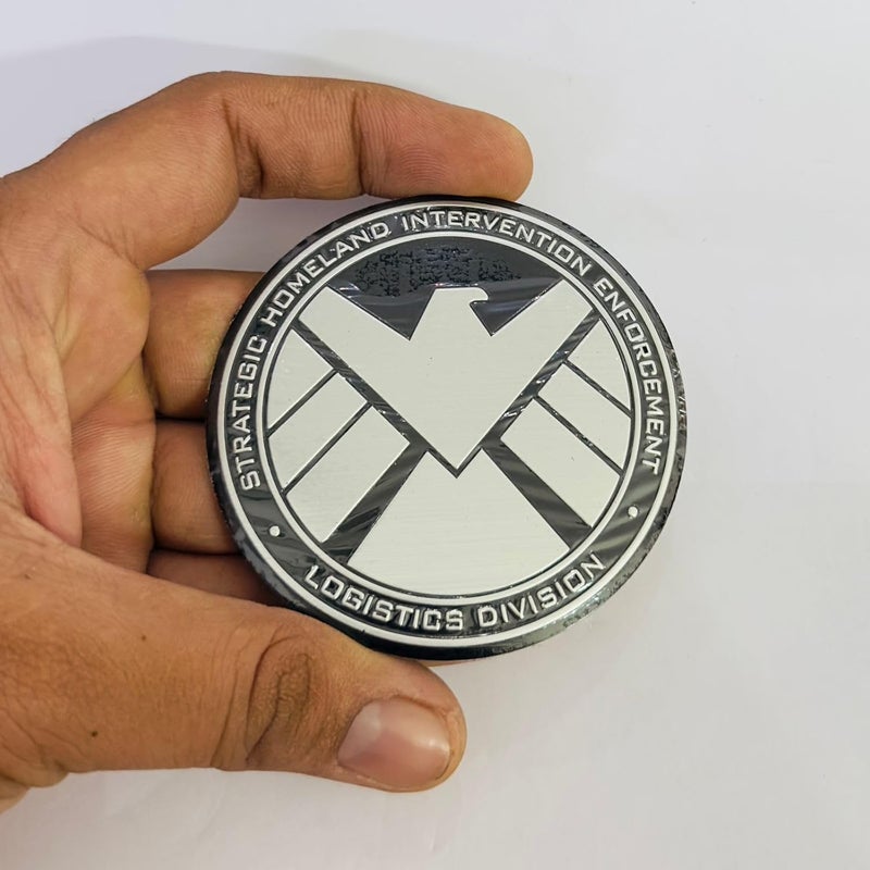 AUTO MT شعار معدني للسيارة والدراجة واللابتوب وشارة 3D لسباق السيارات ملصق رياضي عالمي ملصق جولة كبيرة. (فضي، ملصق دائري لوكلاء الدرع) - Image 1