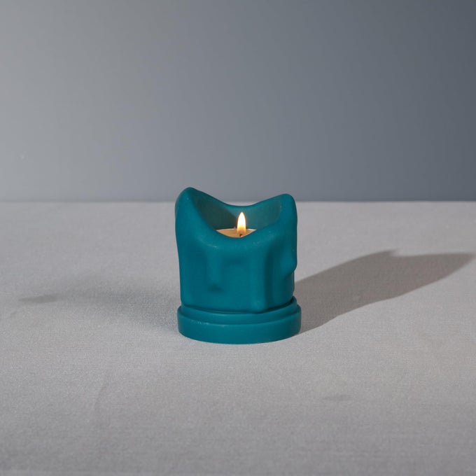 HANDCRAFTED TEALIGHT CANDLE HOLDER DESIGNED AS A MELTING CANDLE HANDMADE TEA LIGHT CANDLE HOLDER BATHROOM LIVING ROOM MANTEL ENTRYWAY BUFFET AND DINING TABLE DECORATION PEACOCK BLUE