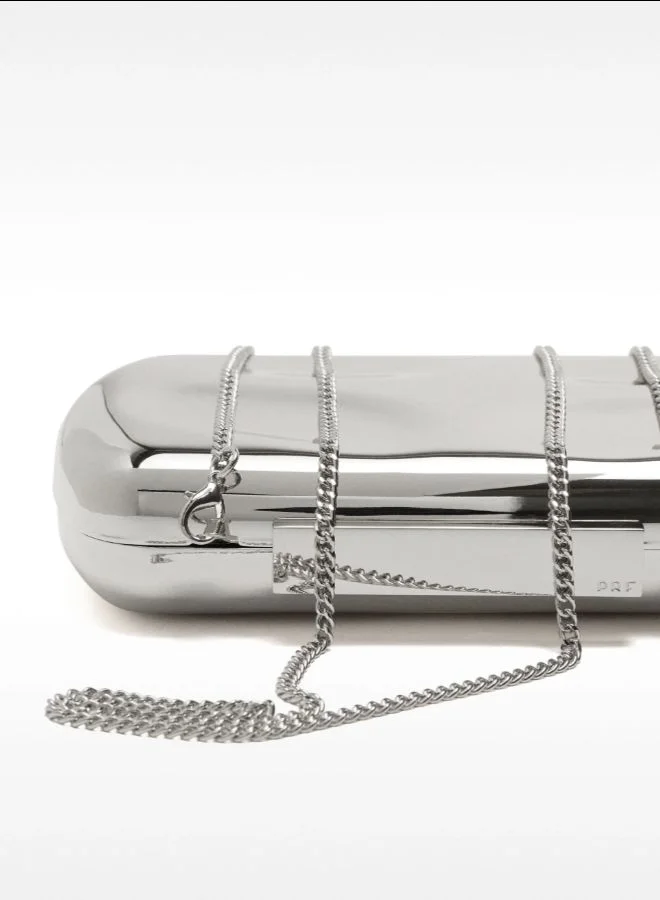 بارفوا حقيبة يد معدنية بتفاصيل منقوشة