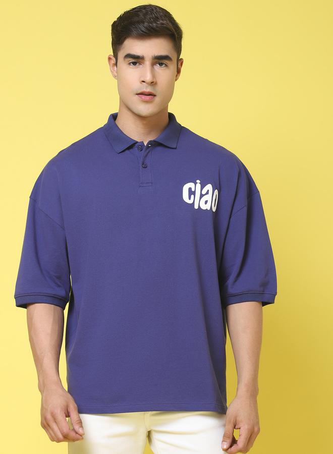 تايك تو تيشيرت بولو رجالي أزرق داكن بطبعة جرافيك مقاس كبير من دور - Image 1