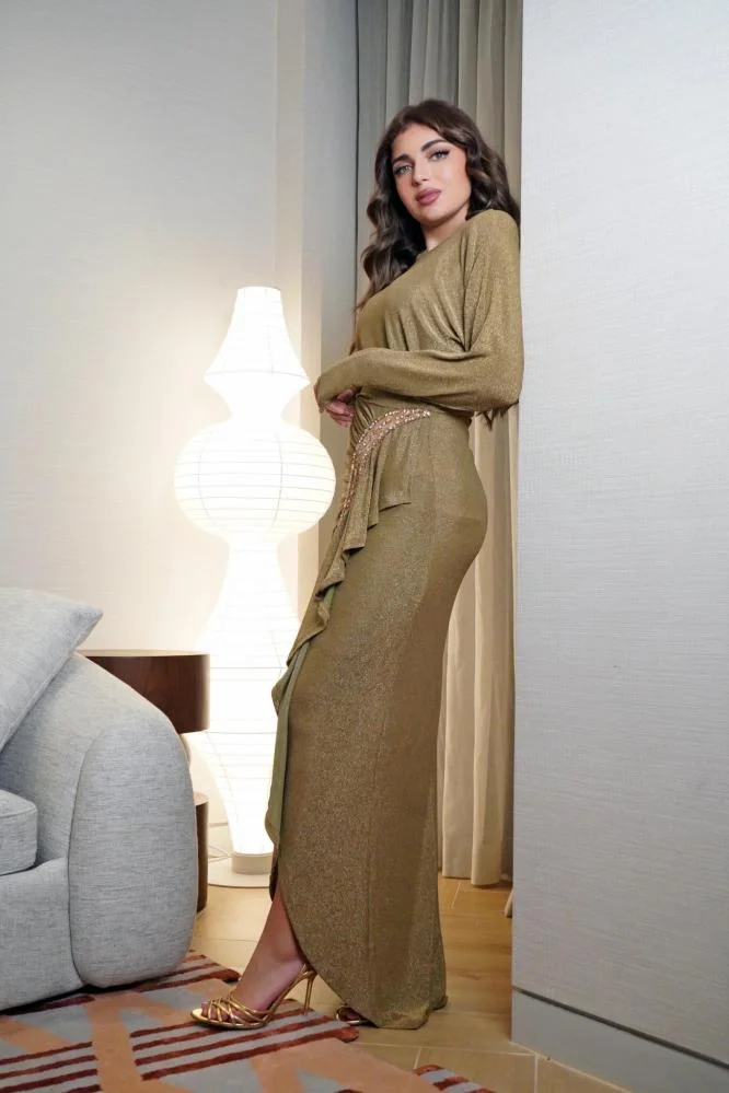 Opera Fashion Elegant Drape Evening Dress with Crystal Side Embroidery