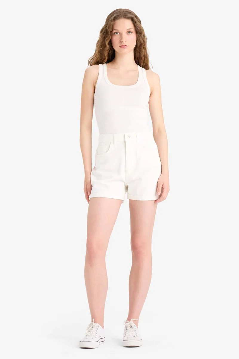ديفاكتو Mom Fit High Waist Folded Leg Denim Shorts