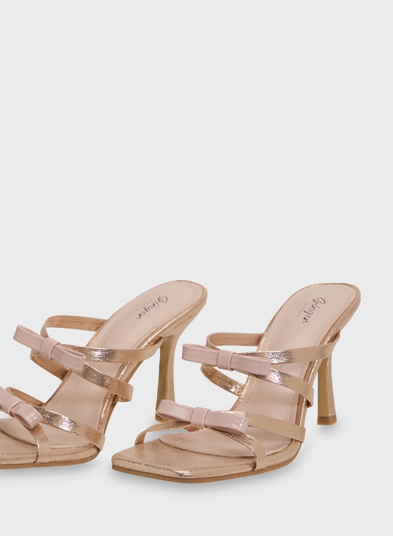 جينجر صندل بكعب مع فيونكة - Image 4