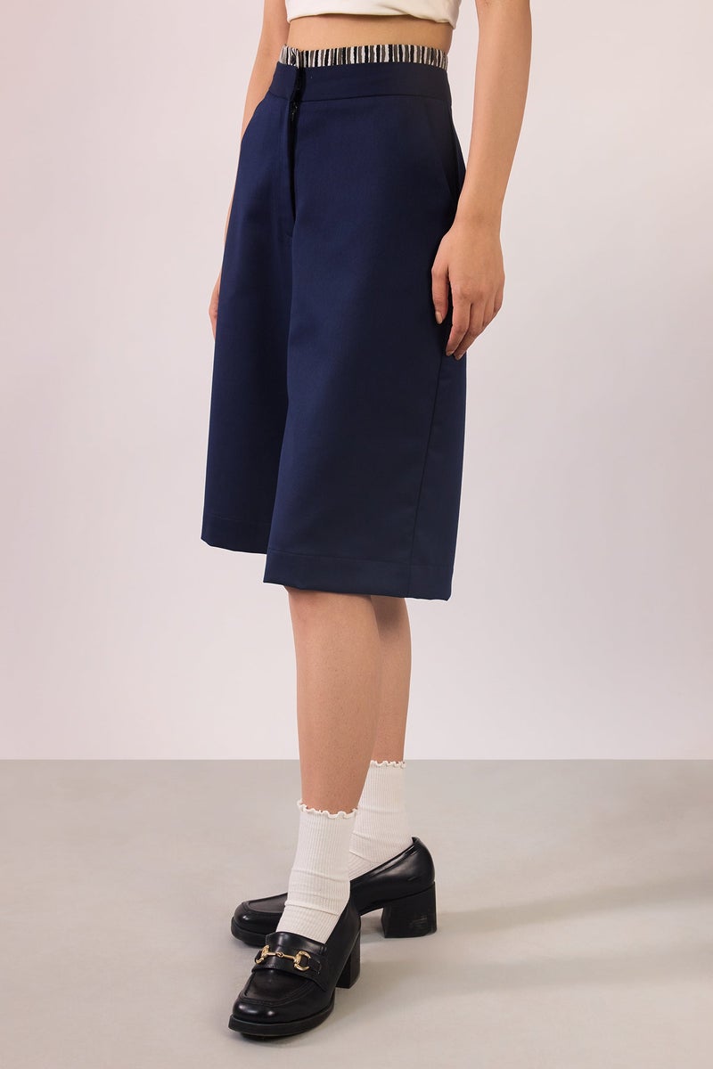 Virgio Solid Viscose Stretch Bermuda Shorts for Women - Image 5