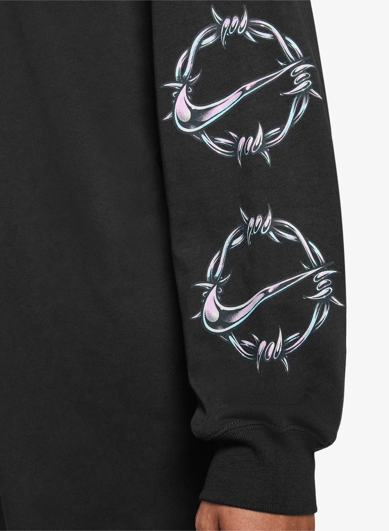 Nike BLACK Nsw Classic Chrome Logo T-Shirt for Women | Best Price UAE