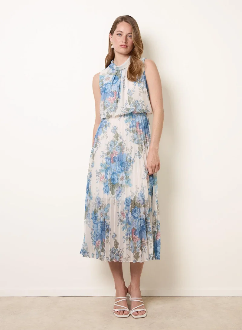 بلو فانيلا Printed Sleeveless Cowl Neck Pleated Dress