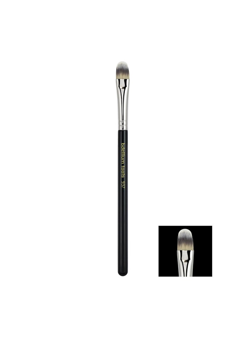Bdellium Tools Bdellium Tools Professional Makeup Brush - Maestro Series 937 Concealer - With Soft Synthetic Fibers, For Blending Concealer (Black, 1pc) 