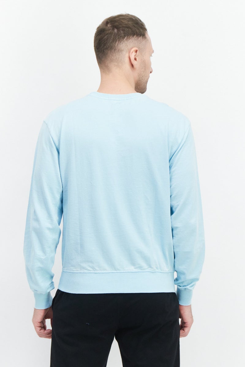Sovereign Code سويت شيرت رجالي بأكمام طويلة وياقة دائرية، أزرق فاتح - Image 2