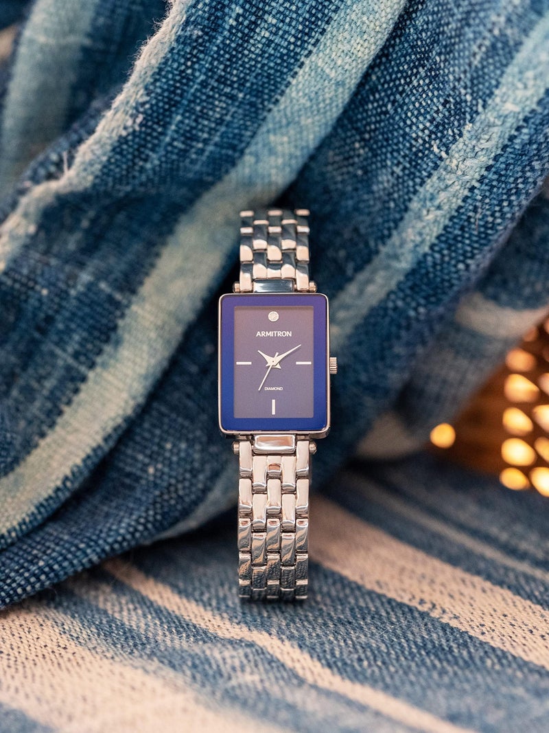 Armitron ساعة أرمترون النسائية ذات القرص الماسي المستطيل، 75/5769 - Image 1