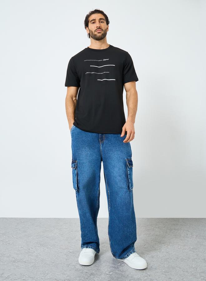 تايك تو تيشيرت جرافيك بطبعة مستديرة - Image 2