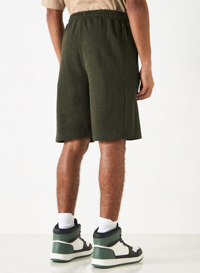 كابا شورت بارز الملمس برباط إغلاق وجيوب من كابا - Image 3