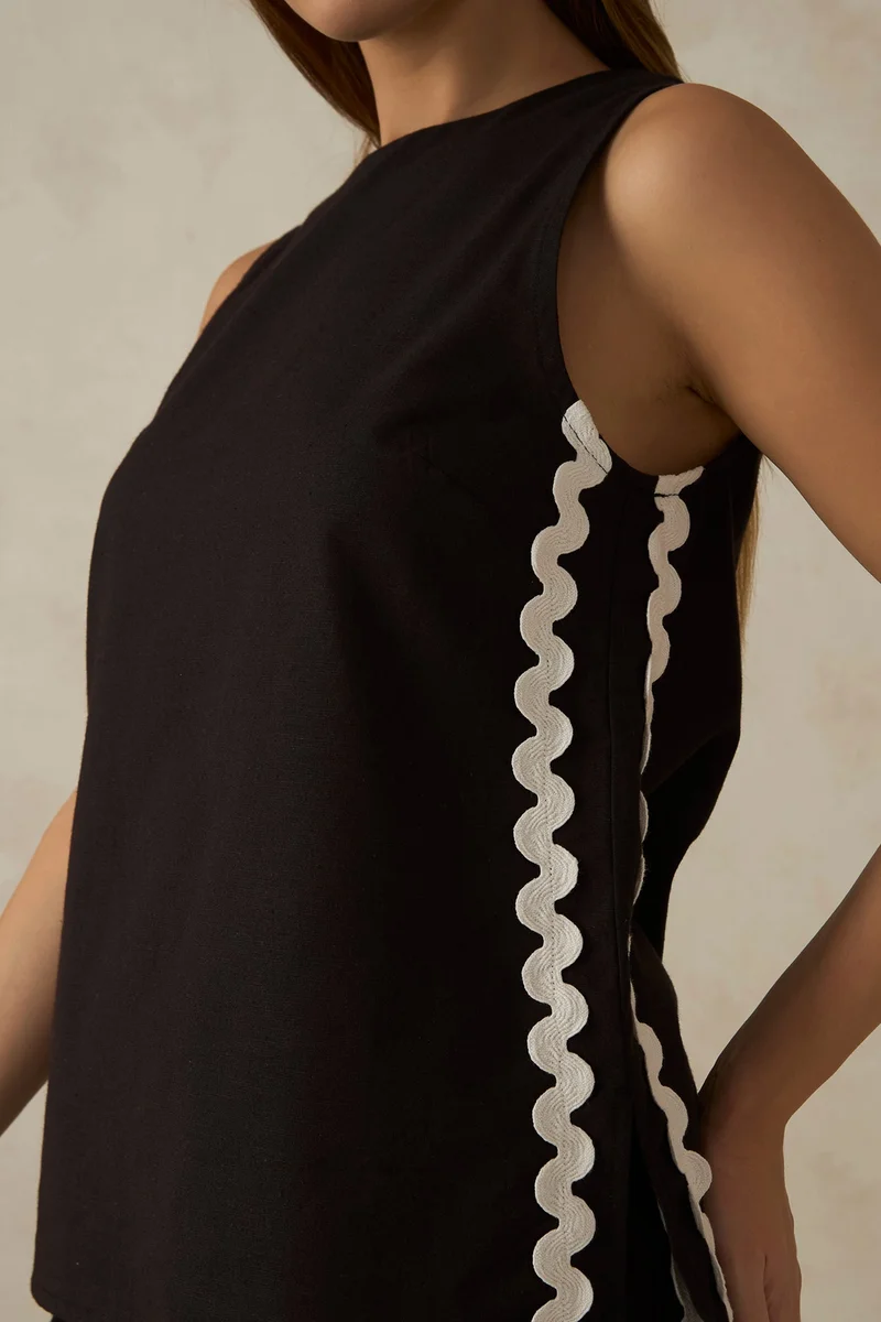 فيرجيو Cotton Boat Dinnerwear Neck Tunic With Lace for Women