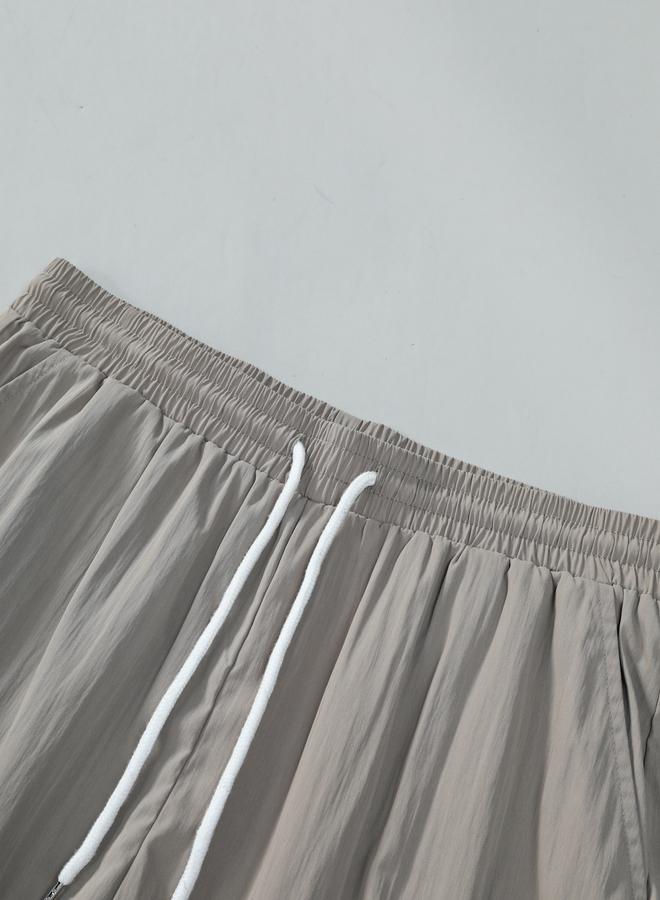 تايك تو طقم رجالي بيج قميص وشورت بتفاصيل جيوب - Image 5