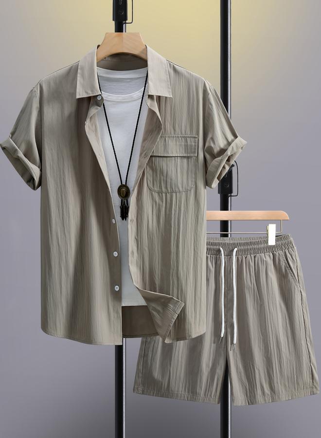 تايك تو طقم رجالي بيج قميص وشورت بتفاصيل جيوب - Image 1
