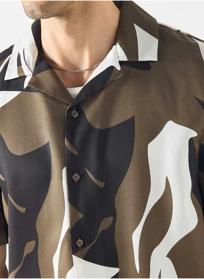 Iconic Iconic Regular Fit Printed Shirt with Camp Collar and Short Sleeves