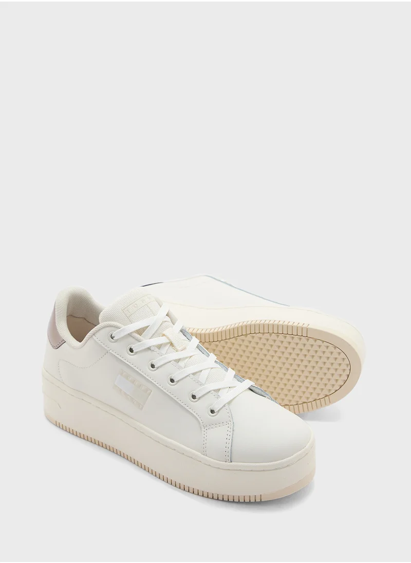 تومي جينز Lace Up Low Top Sneakers