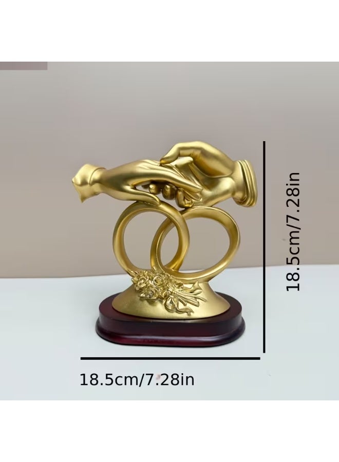 إيروريكس تمثال يدين مع خواتم متشابكة للأزواج قابل للتخصيص – نسخة زفاف من الراتنج قابلة للحفر بالاسم/التاريخ/الرسالة، باللون الذهبي – هدية ذكرى زواج للزوجة أو الحبيبة – تمثال بلمسة تشبه الرسم اليدوي (لا يحتاج إلى كهرباء) - Image 3