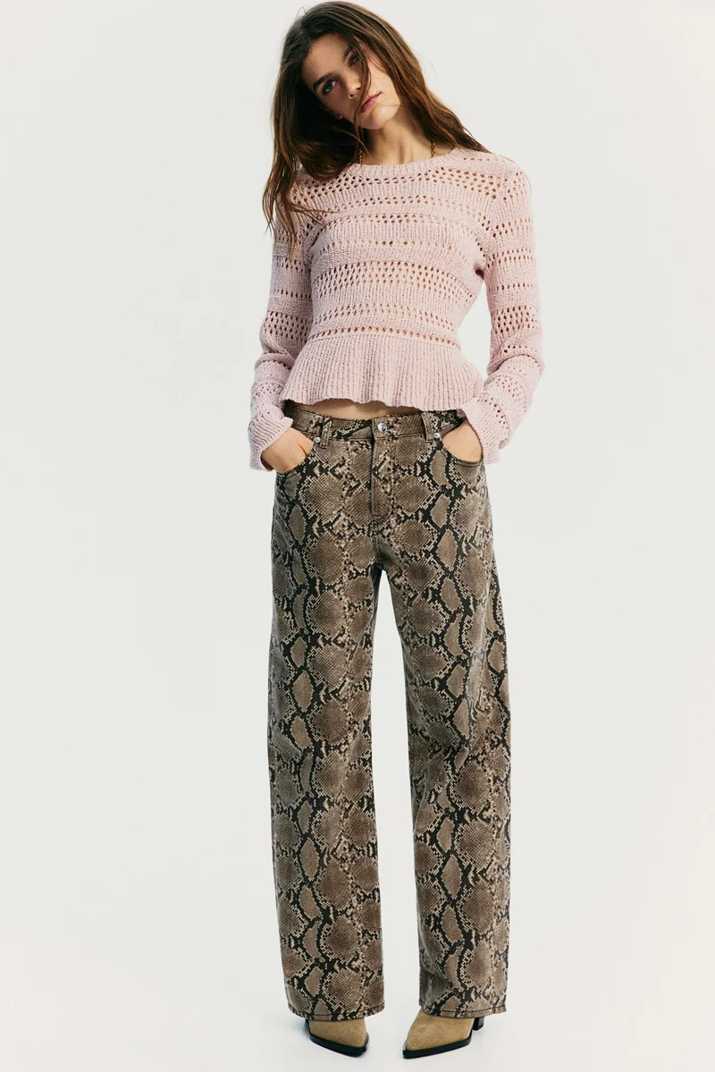 اتش اند ام كنزة بياقة بيبلوم محبوكة بنمط ثقوب