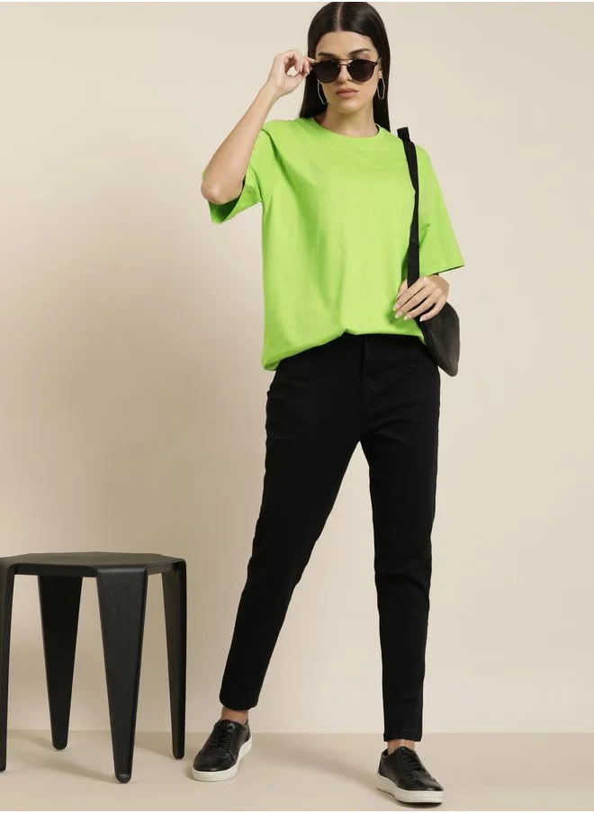 ديلينجر Oversized Solid T-Shirt with Drop Shoulder Sleeves