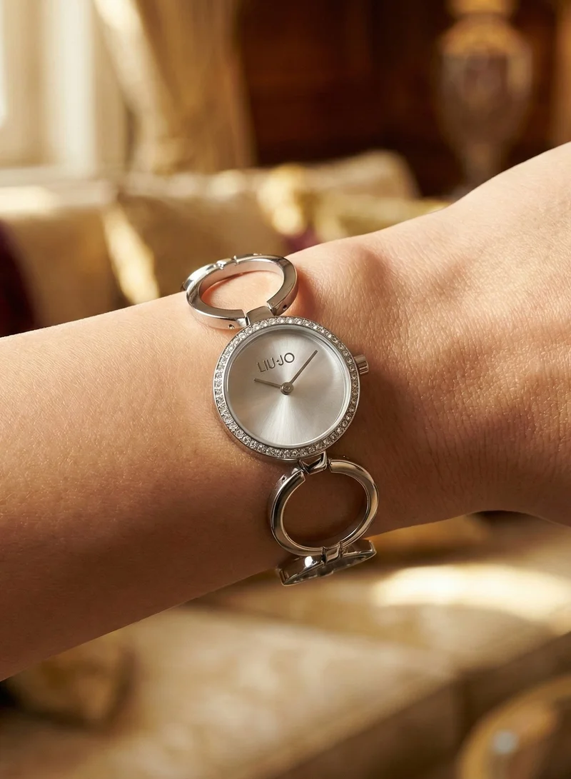 ليو جو ساعة ليو جو فضية بتصميم عصري