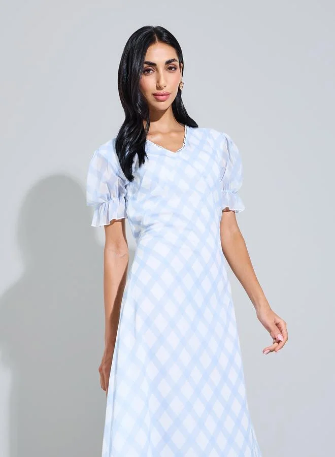 ستايلي Blue Checked A-Line Midi Dress with Puff Sleeves