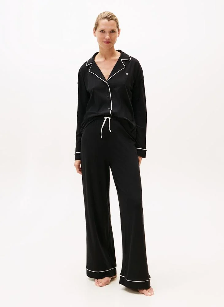 تومي هيلفيغر طقم قميص وبنطلون بشعار