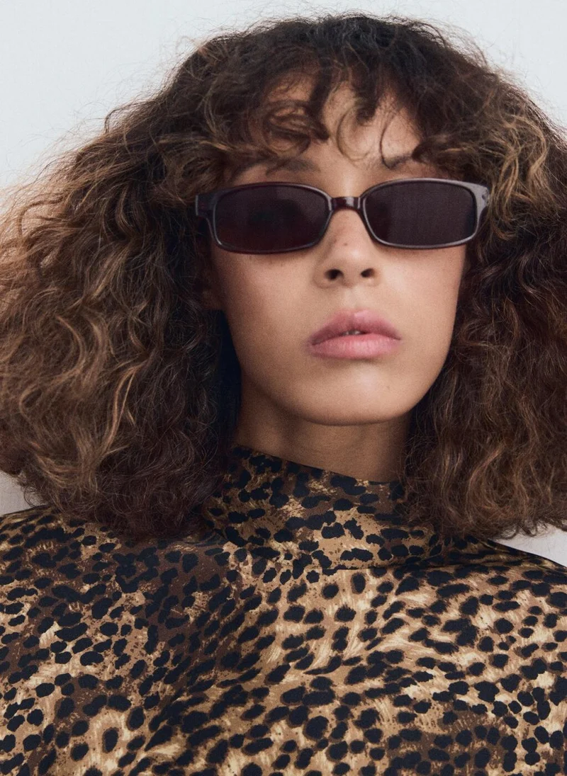 مانجو بلوزة ساتان بطبعة جلد الفهد