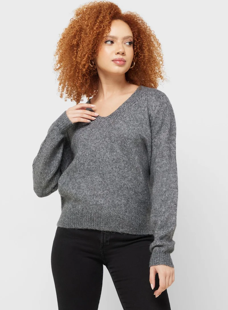 Jacqueline de Yong V-Neck Knitted Sweater
