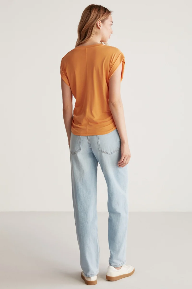 جريميلانج Roberta Women Sandy Flowy and Flexible Fabric Low Shoulder Sleeveless Oversize Orange Blouse