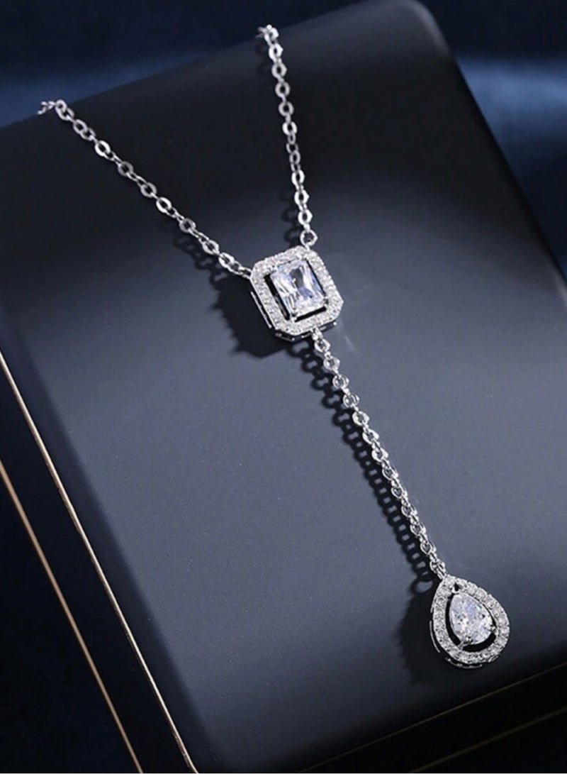 إيكوال سلسال نسائي فاخر وأنيق باللون الفضي مرصع بالزركون - Image 1