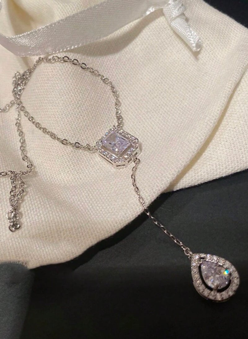 إيكوال سلسال نسائي فاخر وأنيق باللون الفضي مرصع بالزركون - Image 3