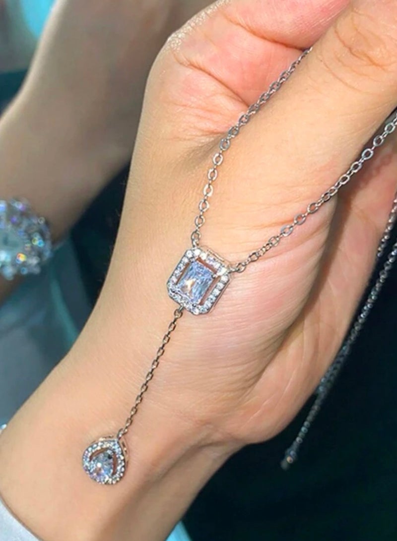 إيكوال سلسال نسائي فاخر وأنيق باللون الفضي مرصع بالزركون - Image 5