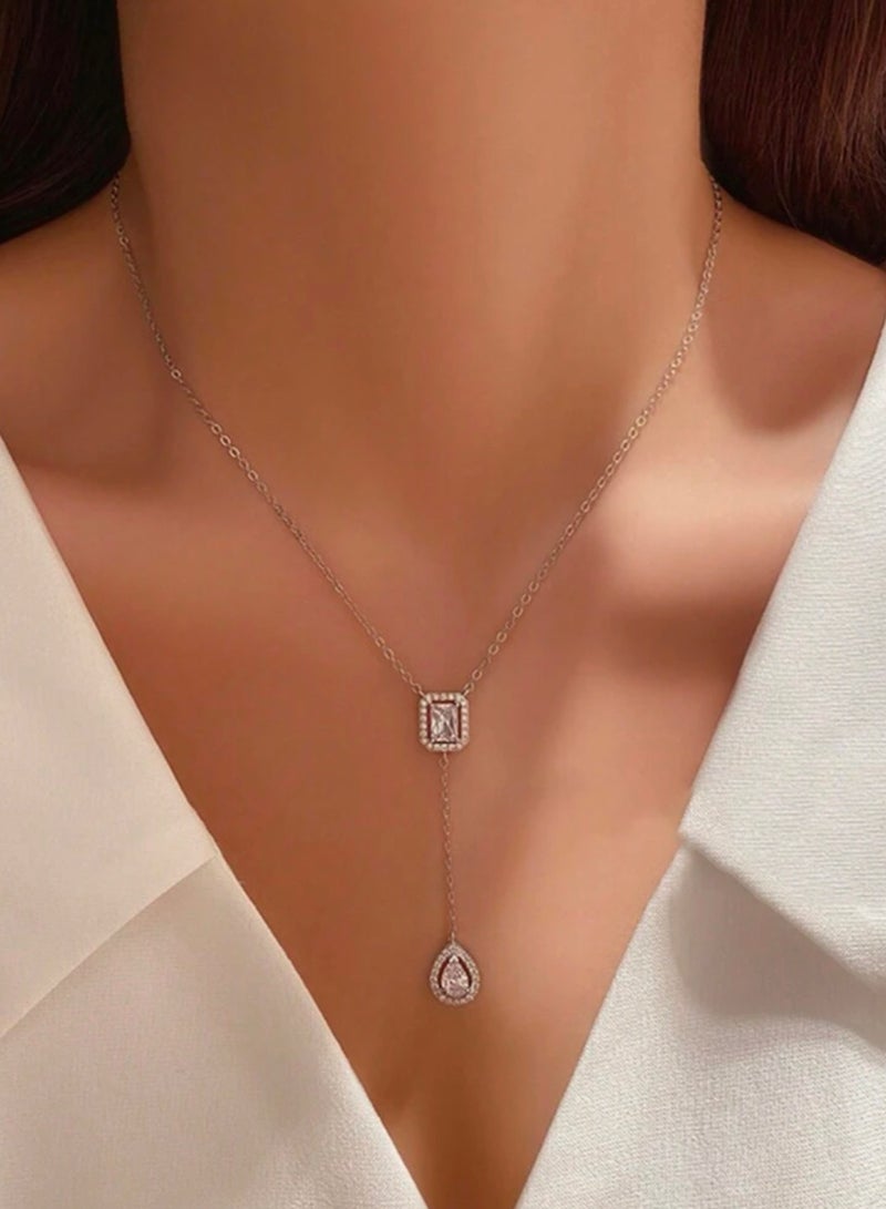 إيكوال سلسال نسائي فاخر وأنيق باللون الفضي مرصع بالزركون - Image 2