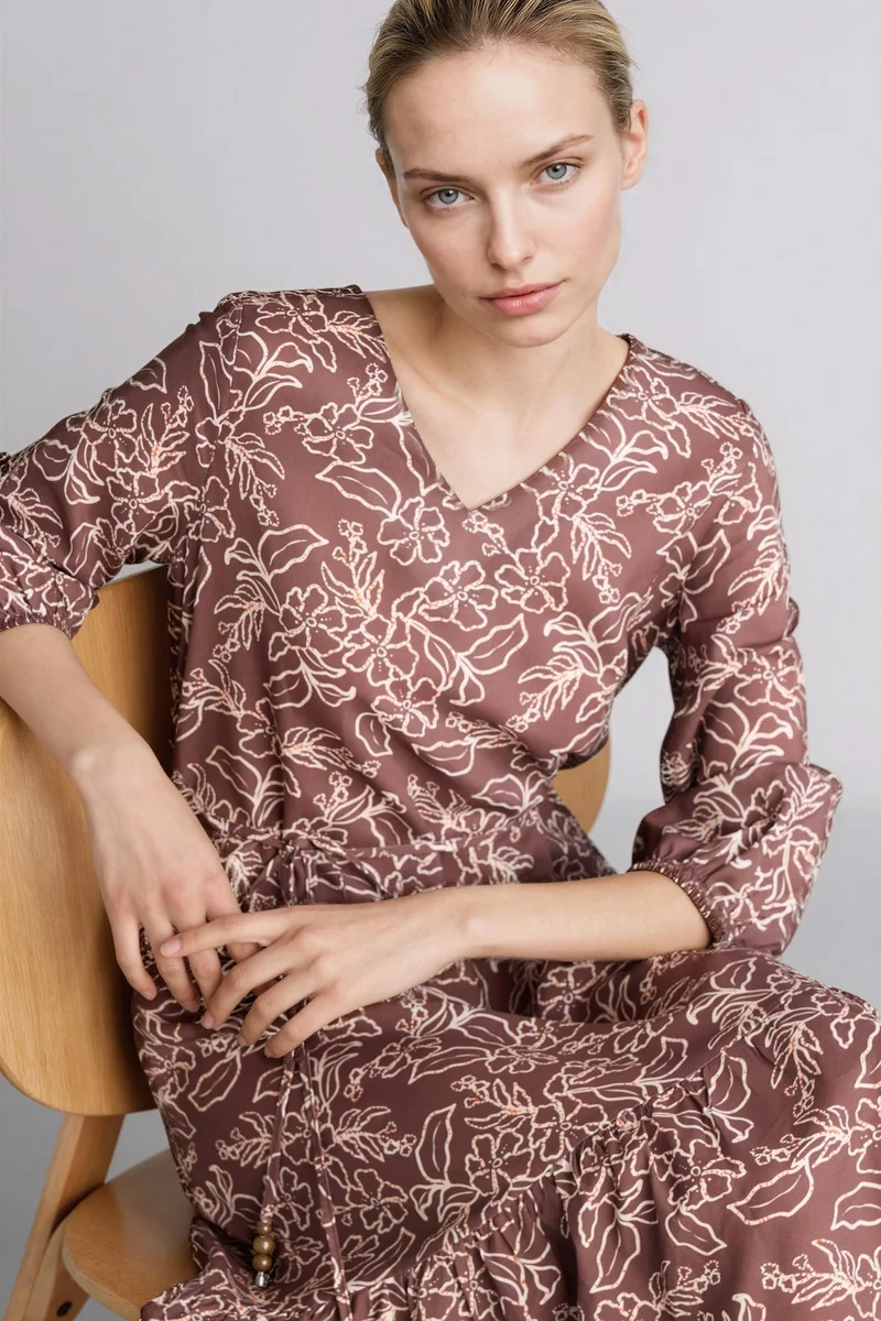 ديفاكتو Regular Fit V-Neck Printed Low Shoulder Dress