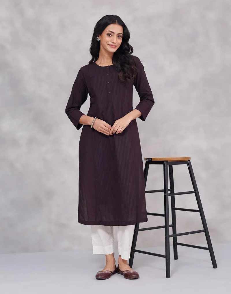 فاب انديا كورتي قطن أسود بقصة ضيقة وطول طويل